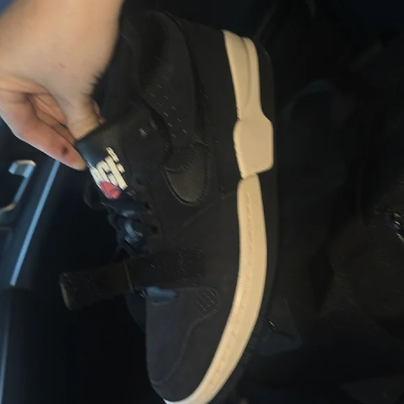 Nike Men's Black and Cream Sneakers - Picture 7 of 10